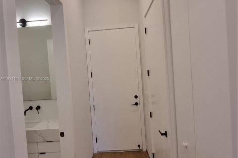 Touwnhouse à louer à Fort Lauderdale, Floride: 3 chambres, 149.29 m2 № 1982229 - photo 17