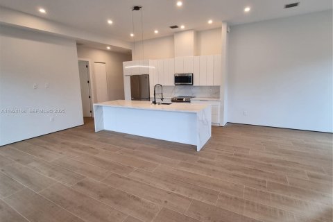 Touwnhouse à louer à Fort Lauderdale, Floride: 3 chambres, 149.29 m2 № 1982229 - photo 14