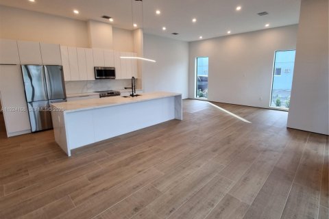 Touwnhouse à louer à Fort Lauderdale, Floride: 3 chambres, 149.29 m2 № 1982229 - photo 13