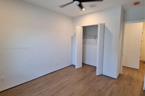 Touwnhouse à louer à Fort Lauderdale, Floride: 3 chambres, 149.29 m2 № 1982229 - photo 25