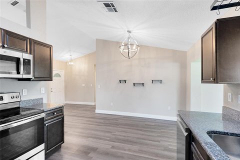 Casa en venta en Kissimmee, Florida, 2 dormitorios, 114.64 m2 № 1916410 - foto 11