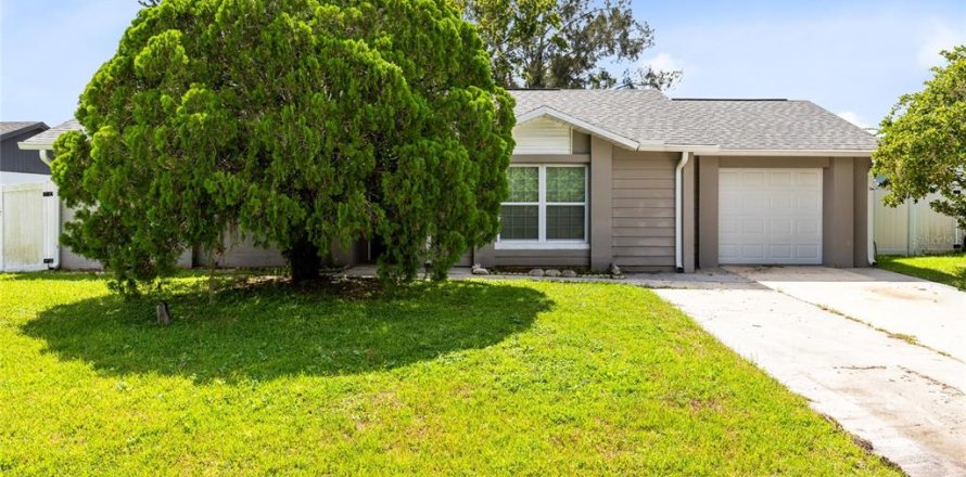 Villa ou maison à Kissimmee, Floride 2 chambres, 114.64 m2 № 1916410