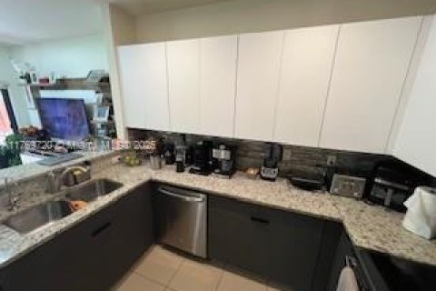 Condominio en venta en Doral, Florida, 3 dormitorios, 121.52 m2 № 1588881 - foto 25