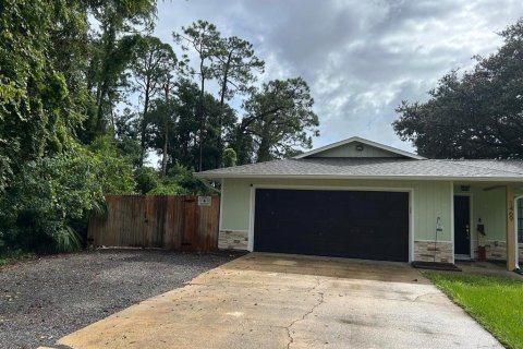House in Daytona Beach, Florida 3 bedrooms, 104.79 sq.m. № 1903043 - photo 2