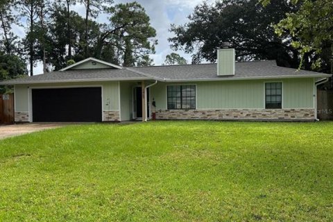 House in Daytona Beach, Florida 3 bedrooms, 104.79 sq.m. № 1903043 - photo 1