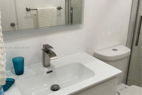 Снять в аренду кондоминиум в Лодердейл-бай-те-Си, Флорида 1 спальня, 75.44м2, № 2035128 - фото 21