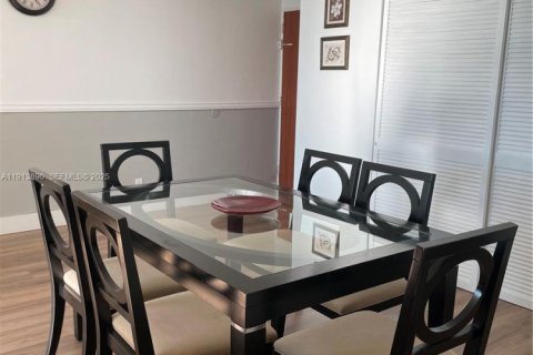 Снять в аренду кондоминиум в Лодердейл-бай-те-Си, Флорида 1 спальня, 75.44м2, № 2035128 - фото 14