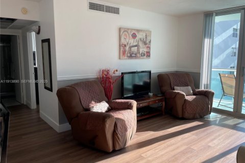 Снять в аренду кондоминиум в Лодердейл-бай-те-Си, Флорида 1 спальня, 75.44м2, № 2035128 - фото 25