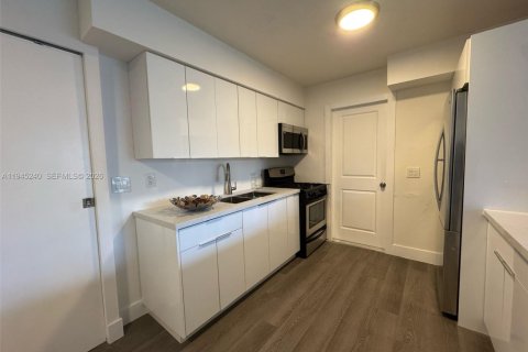 House in Sunrise, Florida 3 bedrooms, 116.78 sq.m. № 2002238 - photo 14