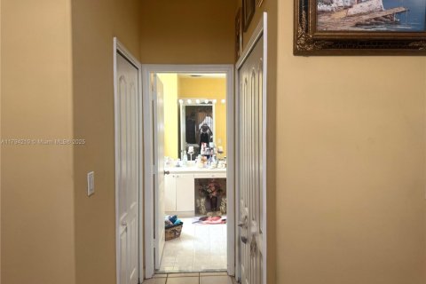 Villa ou maison à vendre à Miami, Floride: 3 chambres, 179.67 m2 № 1897558 - photo 30