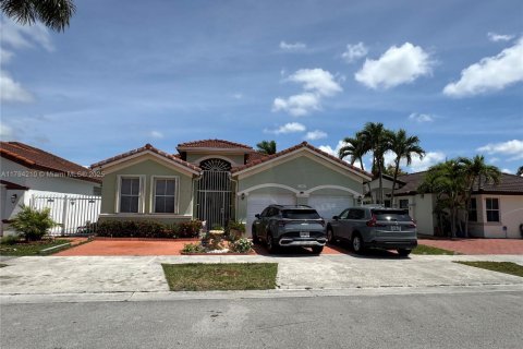 Villa ou maison à vendre à Miami, Floride: 3 chambres, 179.67 m2 № 1897558 - photo 2