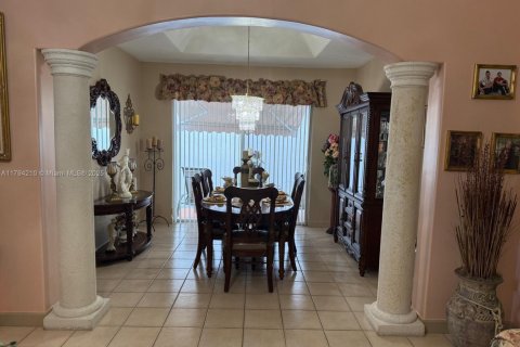 Villa ou maison à vendre à Miami, Floride: 3 chambres, 179.67 m2 № 1897558 - photo 8