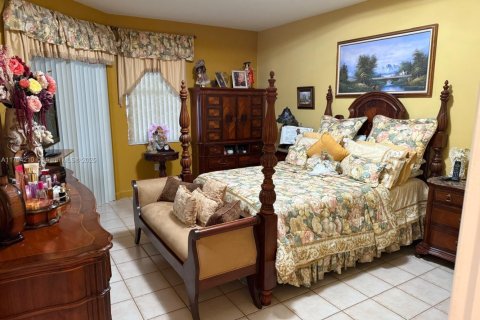 Villa ou maison à vendre à Miami, Floride: 3 chambres, 179.67 m2 № 1897558 - photo 22