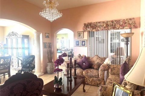 Villa ou maison à vendre à Miami, Floride: 3 chambres, 179.67 m2 № 1897558 - photo 11