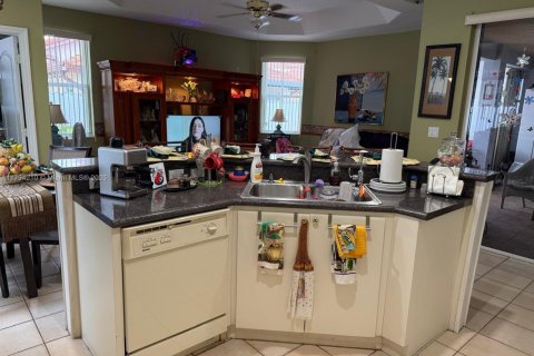 Villa ou maison à vendre à Miami, Floride: 3 chambres, 179.67 m2 № 1897558 - photo 17