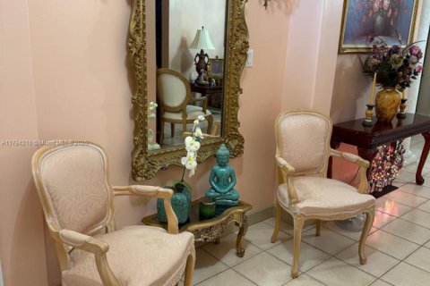 Villa ou maison à vendre à Miami, Floride: 3 chambres, 179.67 m2 № 1897558 - photo 15