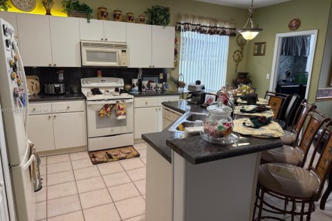 Villa ou maison à vendre à Miami, Floride: 3 chambres, 179.67 m2 № 1897558 - photo 18