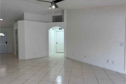 House in Lehigh Acres, Florida 3 bedrooms, 135.45 sq.m. № 1635048 - photo 22