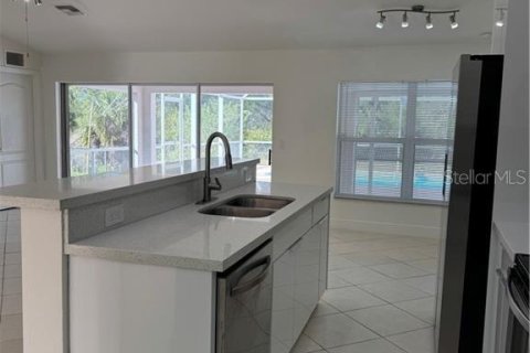 House in Lehigh Acres, Florida 3 bedrooms, 135.45 sq.m. № 1635048 - photo 13