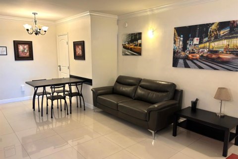 Condo in Fort Lauderdale, Florida, 2 bedrooms  № 2181814 - photo 6