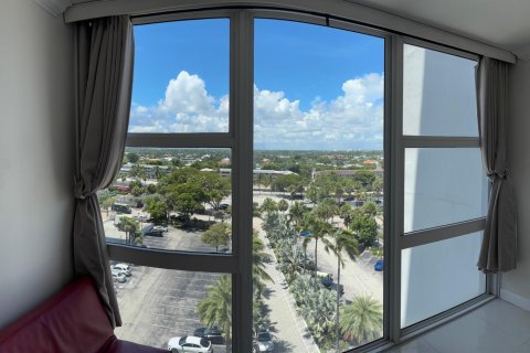 Condo in Fort Lauderdale, Florida, 2 bedrooms  № 2181814 - photo 2