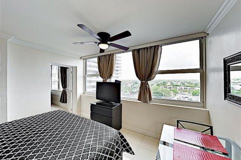 Condo in Fort Lauderdale, Florida, 2 bedrooms  № 2181814 - photo 16