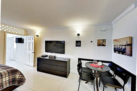 Condo in Fort Lauderdale, Florida, 2 bedrooms  № 2181814 - photo 19