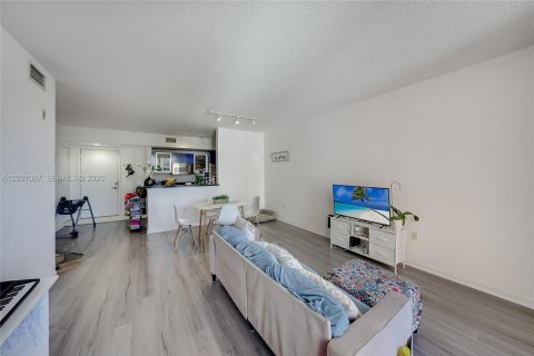 Купить кондоминиум в Авентура, Флорида 1 спальня, 77.57м2, № 2168335 - фото 10