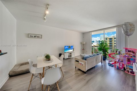 Купить кондоминиум в Авентура, Флорида 1 спальня, 77.57м2, № 2168335 - фото 11