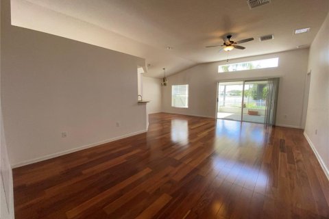 Casa en alquiler en Wesley Chapel, Florida, 3 dormitorios, 141.68 m2 № 1916499 - foto 2