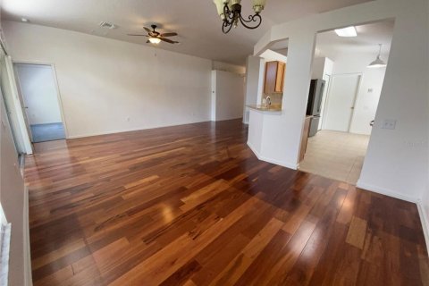 Casa en alquiler en Wesley Chapel, Florida, 3 dormitorios, 141.68 m2 № 1916499 - foto 5