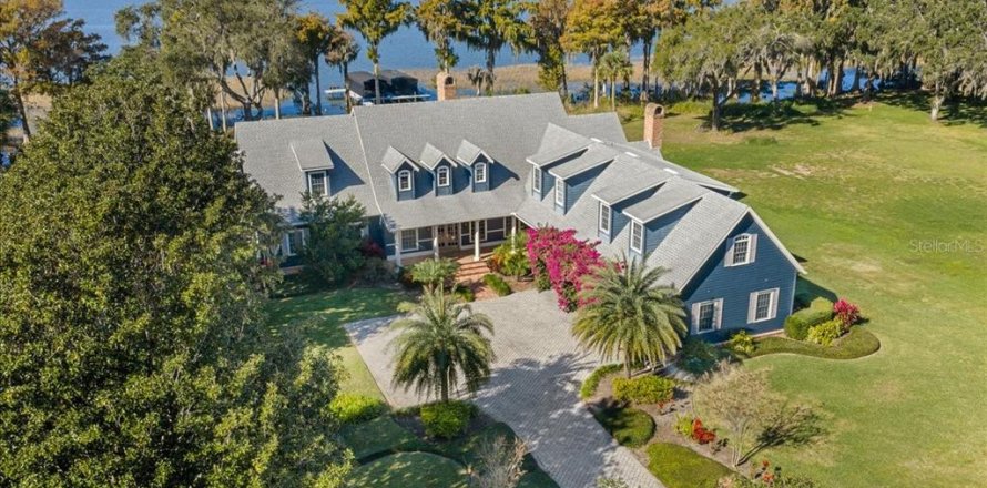 Villa ou maison à Tavares, Floride 5 chambres, 584.17 m2 № 2218905