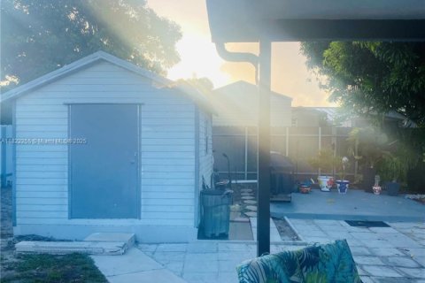 House in Miami Gardens, Florida 3 bedrooms, 98.29 sq.m. № 1977489 - photo 27