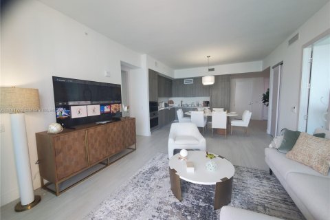 Condo in Sunny Isles Beach, Florida, 2 bedrooms № 1985557 - photo 18