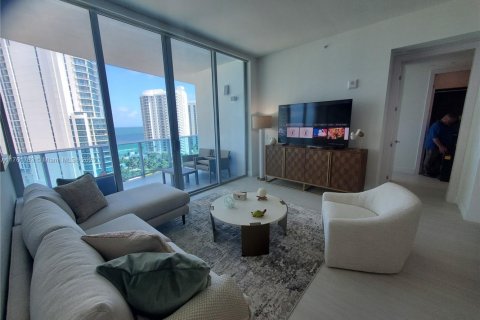 Condo in Sunny Isles Beach, Florida, 2 bedrooms № 1985557 - photo 4