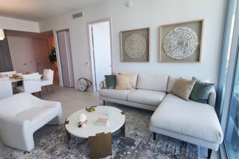 Condo in Sunny Isles Beach, Florida, 2 bedrooms № 1985557 - photo 17