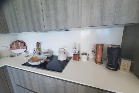 Condo in Sunny Isles Beach, Florida, 2 bedrooms № 1985557 - photo 28