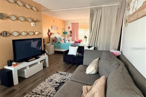 Купить кондоминиум в Киссимми, Флорида 8 комнат, 103.86м2, № 2222479 - фото 5