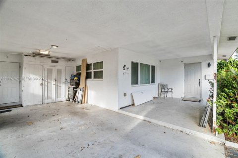 Villa ou maison à vendre à Oakland Park, Floride: 3 chambres, 147.99 m2 № 2048900 - photo 21