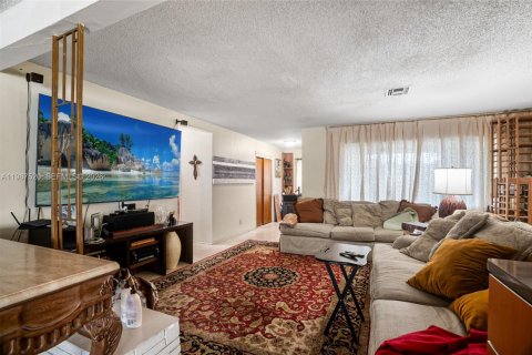 Villa ou maison à vendre à Oakland Park, Floride: 3 chambres, 147.99 m2 № 2048900 - photo 5