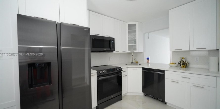 Кондоминиум с 2 спальнями в Санрайз, Флорида № 2009355