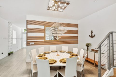 Touwnhouse à louer à Miami, Floride: 4 chambres, 250.84 m2 № 1985346 - photo 22