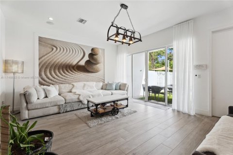 Touwnhouse à louer à Miami, Floride: 4 chambres, 250.84 m2 № 1985346 - photo 1
