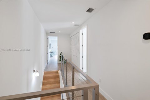 Touwnhouse à louer à Miami, Floride: 4 chambres, 250.84 m2 № 1985346 - photo 30