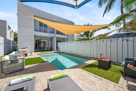 Touwnhouse à louer à Miami, Floride: 4 chambres, 250.84 m2 № 1985346 - photo 28