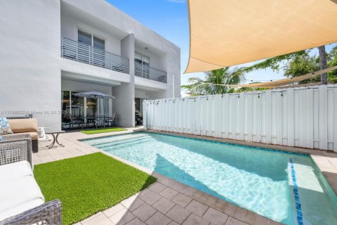 Touwnhouse à louer à Miami, Floride: 4 chambres, 250.84 m2 № 1985346 - photo 4