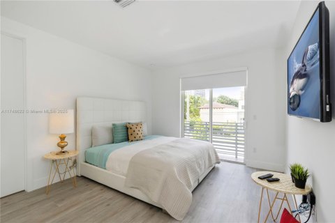 Touwnhouse à louer à Miami, Floride: 4 chambres, 250.84 m2 № 1985346 - photo 7