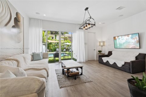 Touwnhouse à louer à Miami, Floride: 4 chambres, 250.84 m2 № 1985346 - photo 19