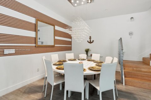 Touwnhouse à louer à Miami, Floride: 4 chambres, 250.84 m2 № 1985346 - photo 10