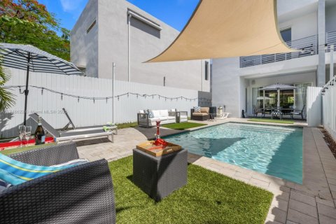 Touwnhouse à louer à Miami, Floride: 4 chambres, 250.84 m2 № 1985346 - photo 21